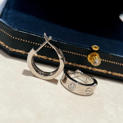 satın al OEM ODM Katı Altın Küpe 18k Doğal Elmas Aşk Küpe AU750 online manufacture