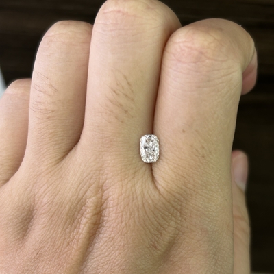 0.7CT Laboratuvar Yetiştirilmiş Uzunlu Yastık Kesim Elmas VS1 Açıklık E Rengi