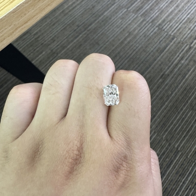 3 Karat Radiant Cut Laboratuvar Büyütülmüş Elmas VS2 G IGI Sertifikalı